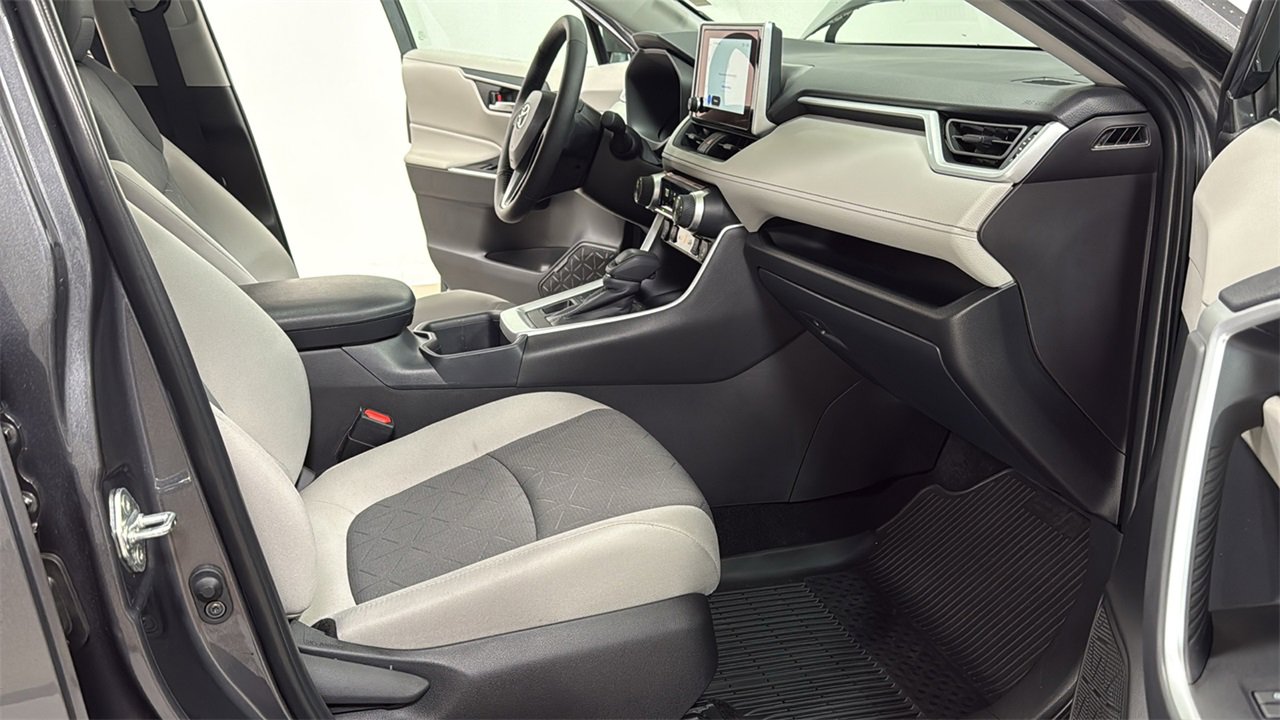 Certified 2025 Toyota RAV4 XLE w/ Convenience Package image 18