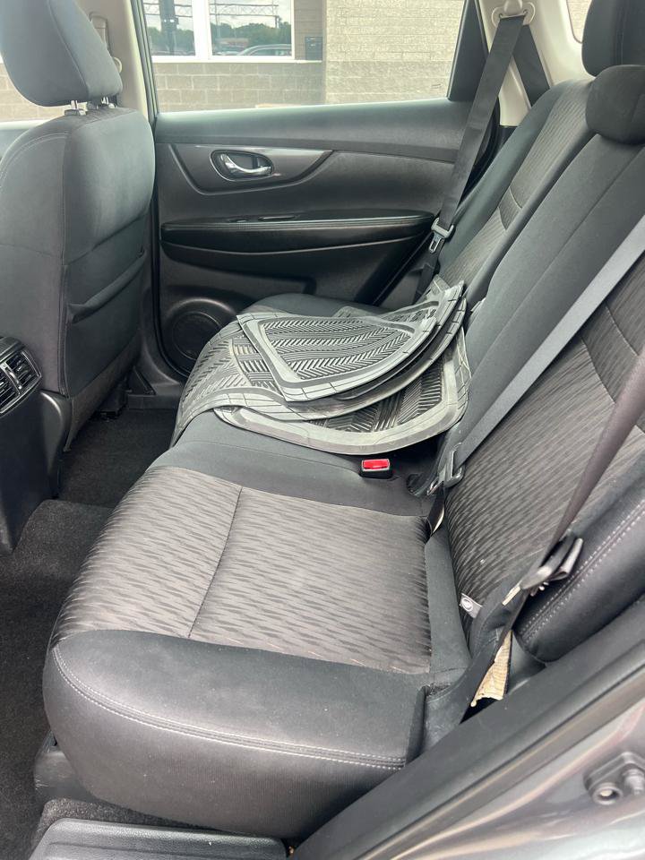 Used 2018 Nissan Rogue S FWD image 7