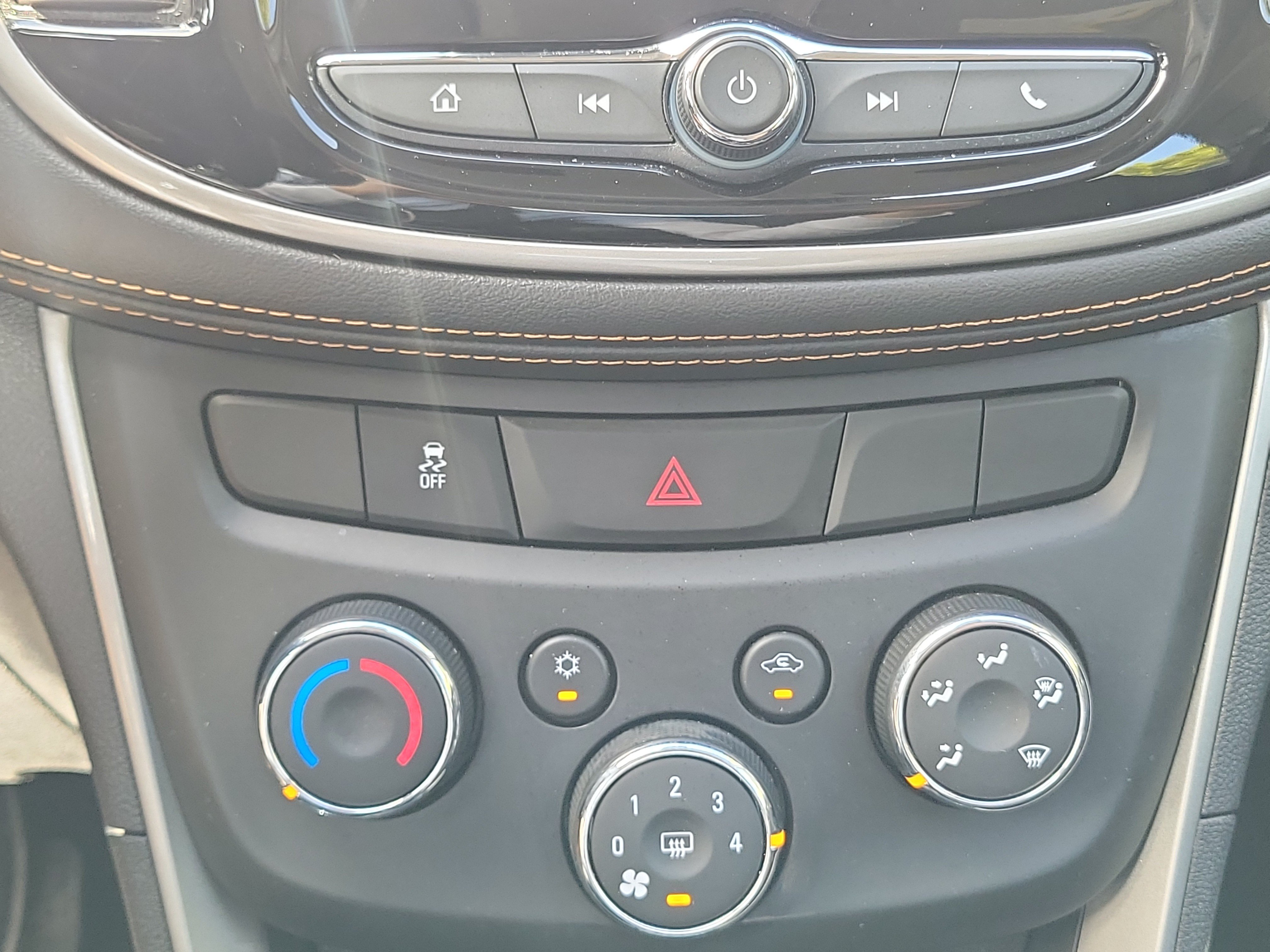 Used 2020 Chevrolet Trax LS FWD image 28
