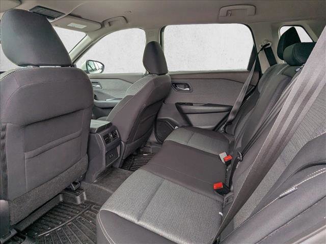 Used 2022 Nissan Rogue SV image 17