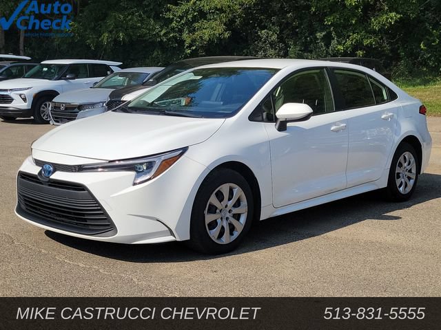 Used 2025 Toyota Corolla LE FWD image 1