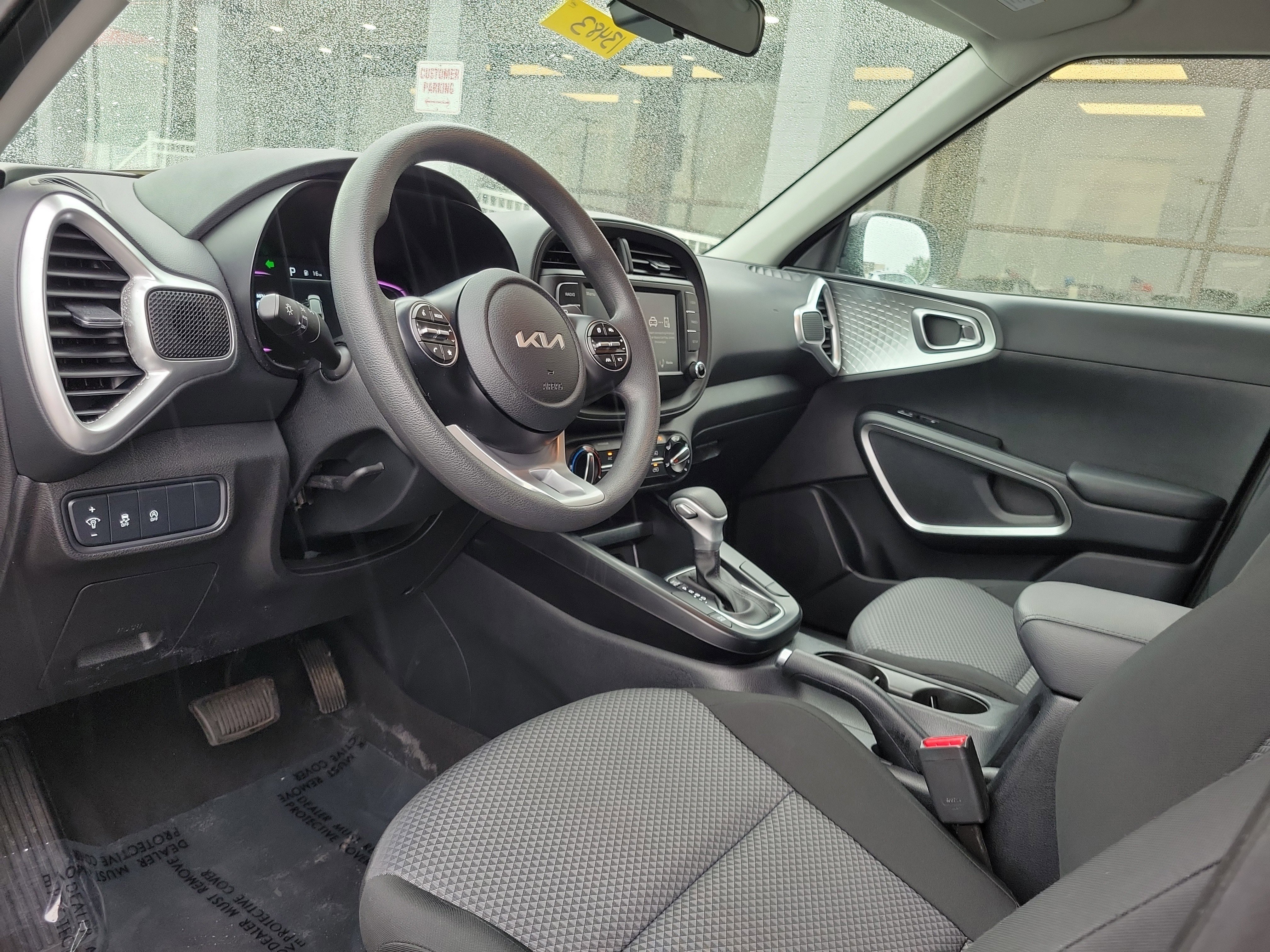 Used 2025 Kia Soul LX FWD image 18