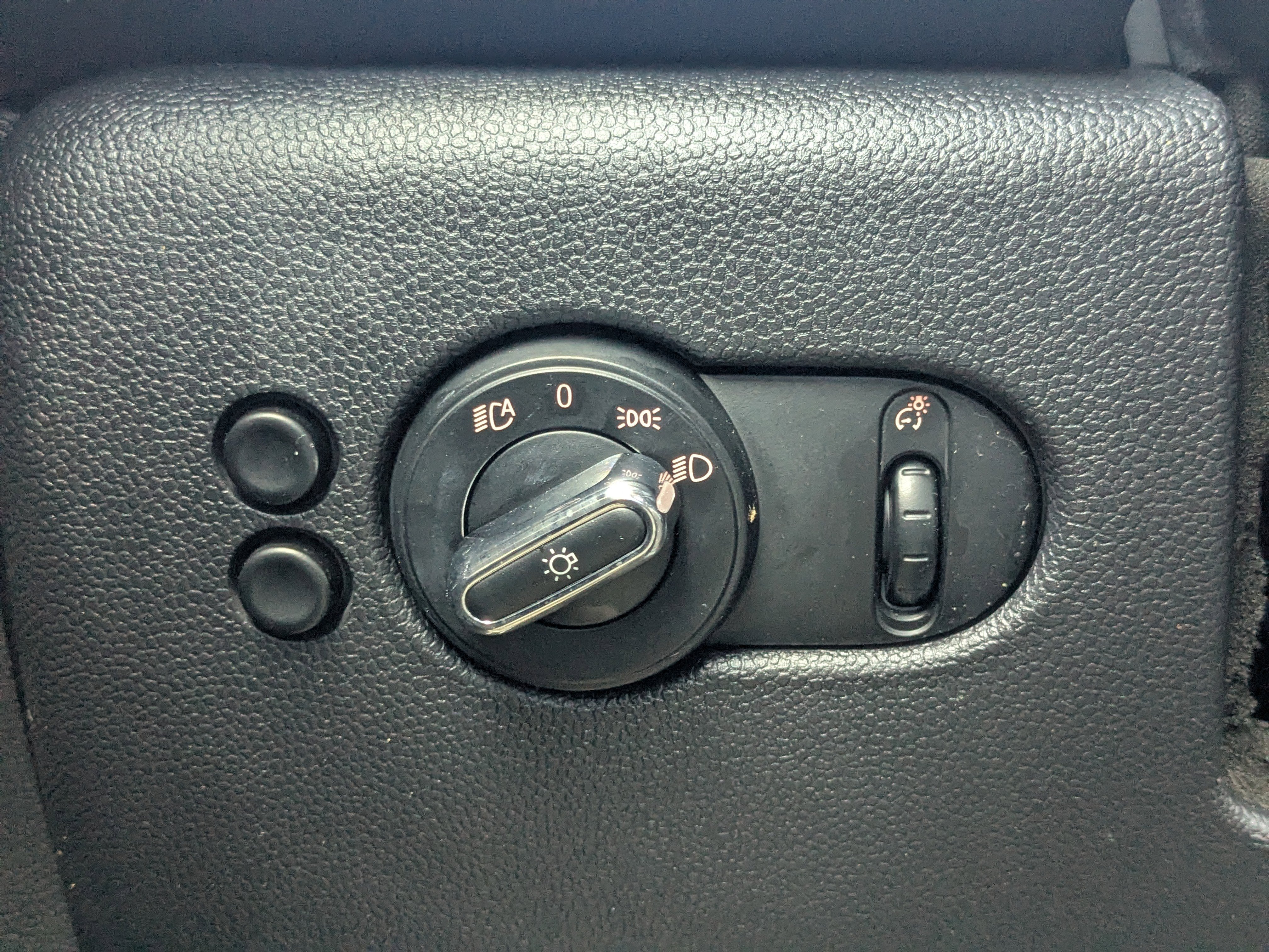 Used 2019 MINI Cooper Convertible image 32