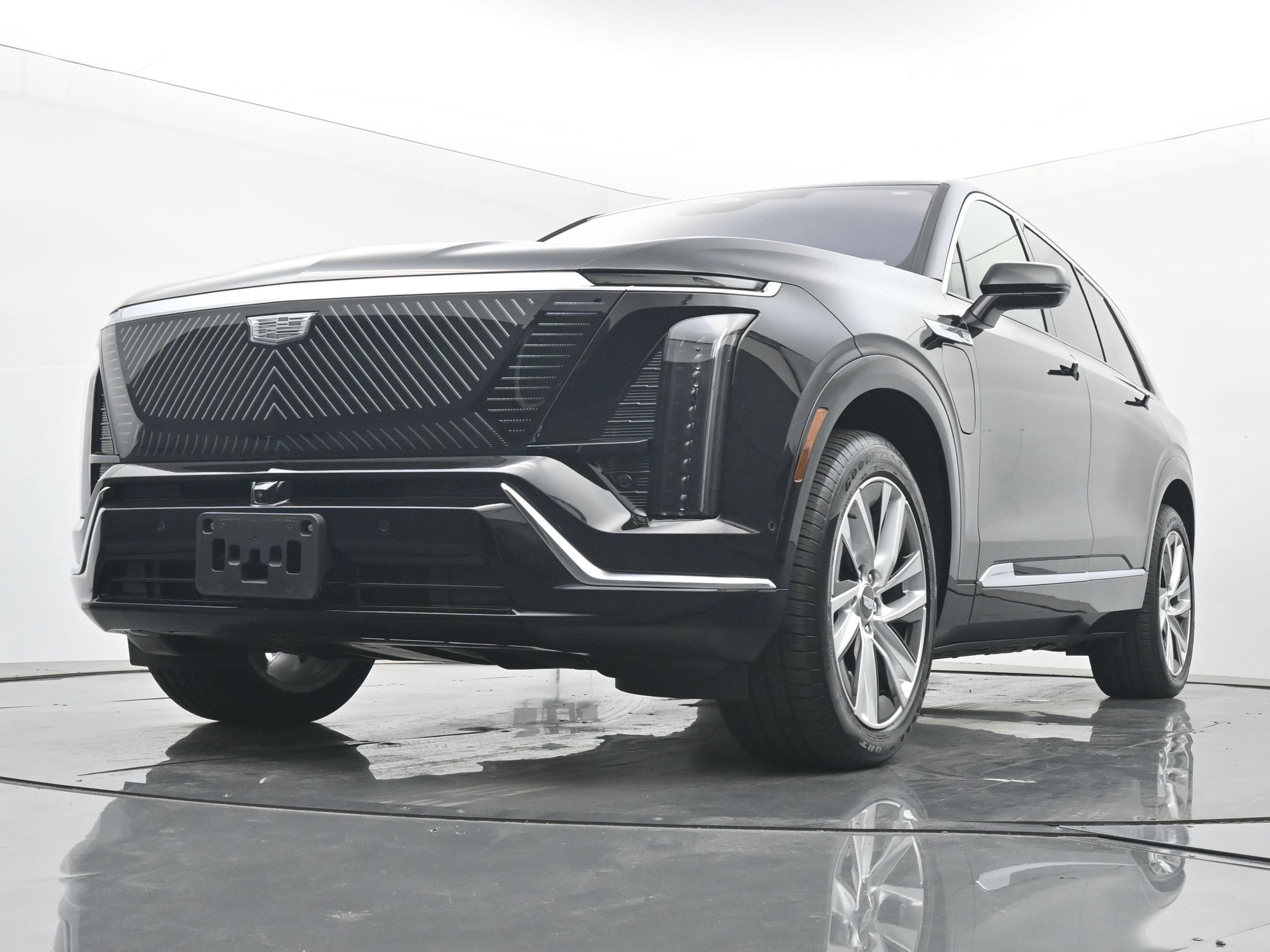 New 2026 Cadillac Vistiq Premium Luxury w/ LPO, Floor Liner Package AWD/4WD image 15