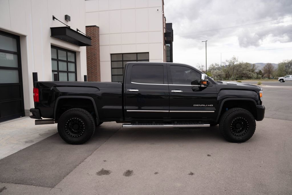 Used 2017 GMC Sierra 3500 Denali AWD/4WD image 10