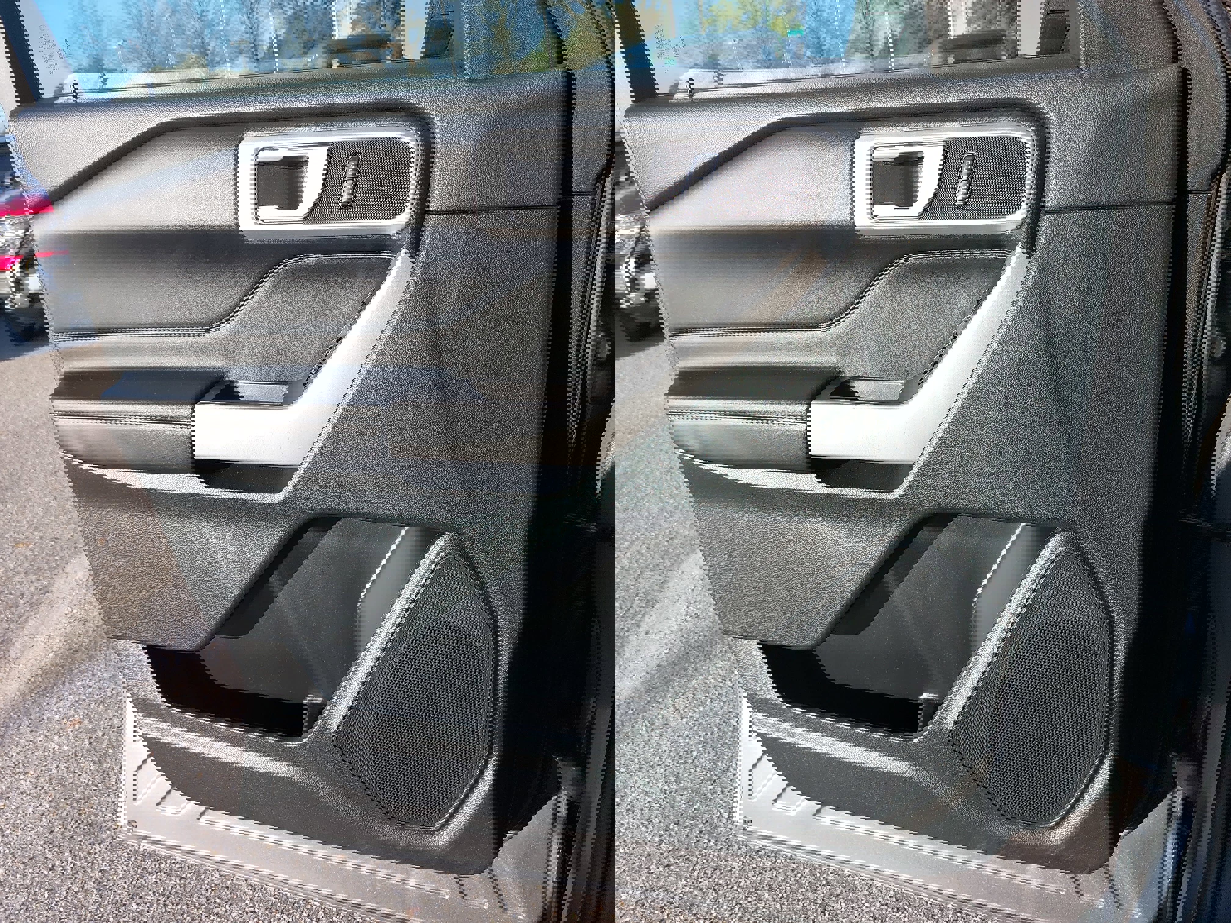 Used 2023 Ford Explorer XLT image 29