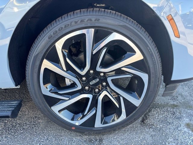 New 2026 Lincoln Navigator Reserve AWD/4WD image 9