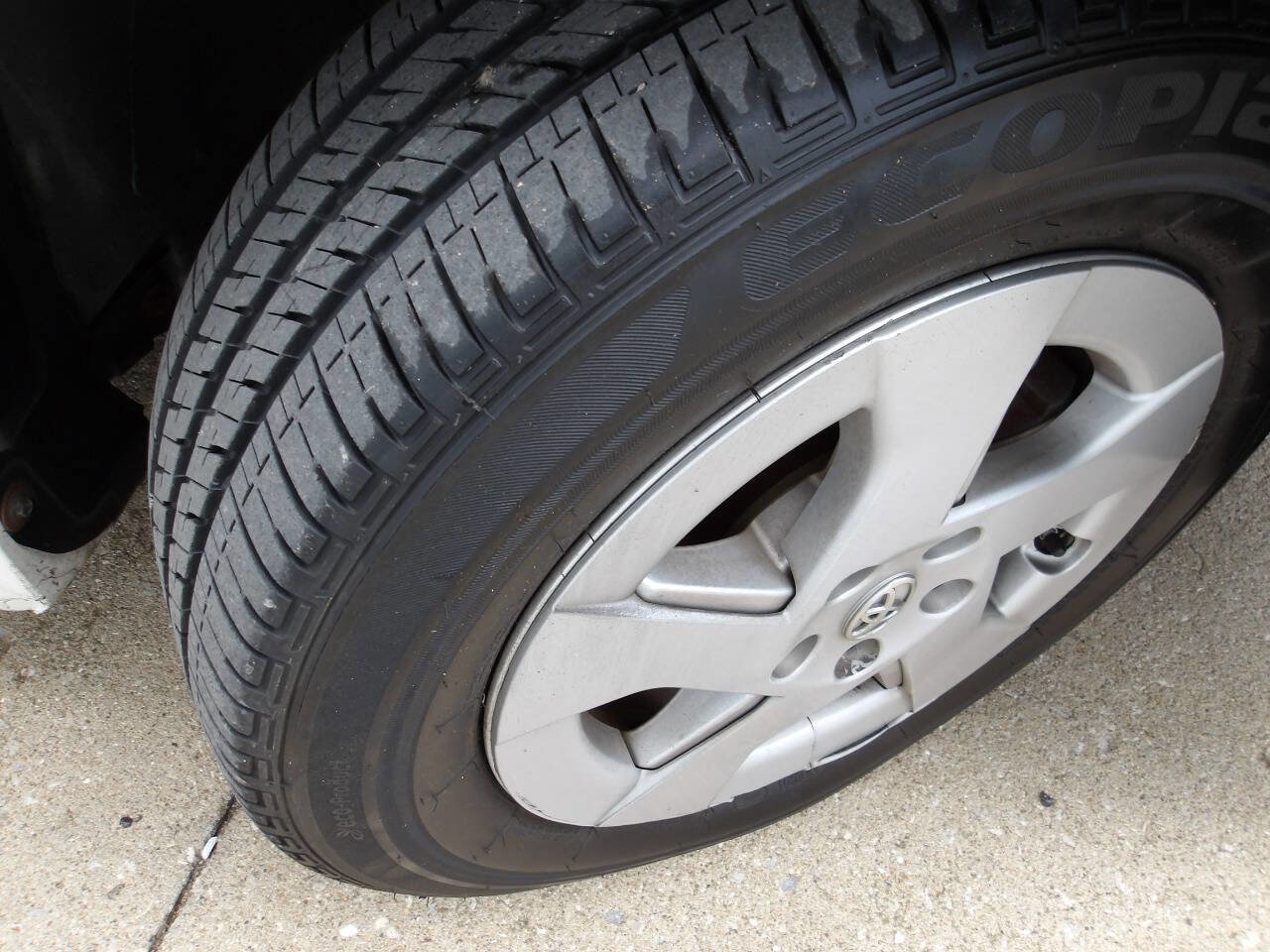 Used 2010 Toyota Prius Three FWD image 40