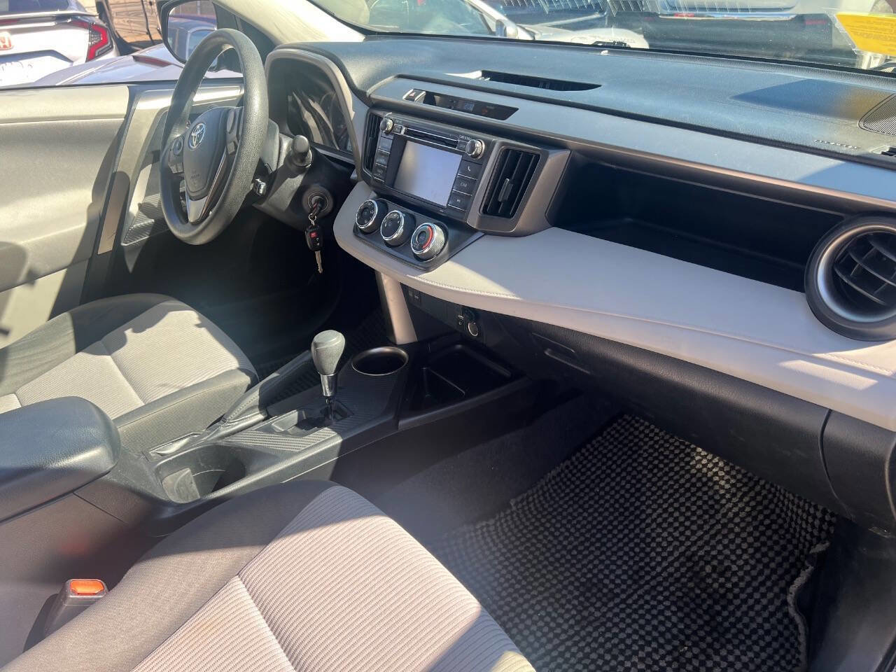 Used 2013 Toyota RAV4 LE image 15