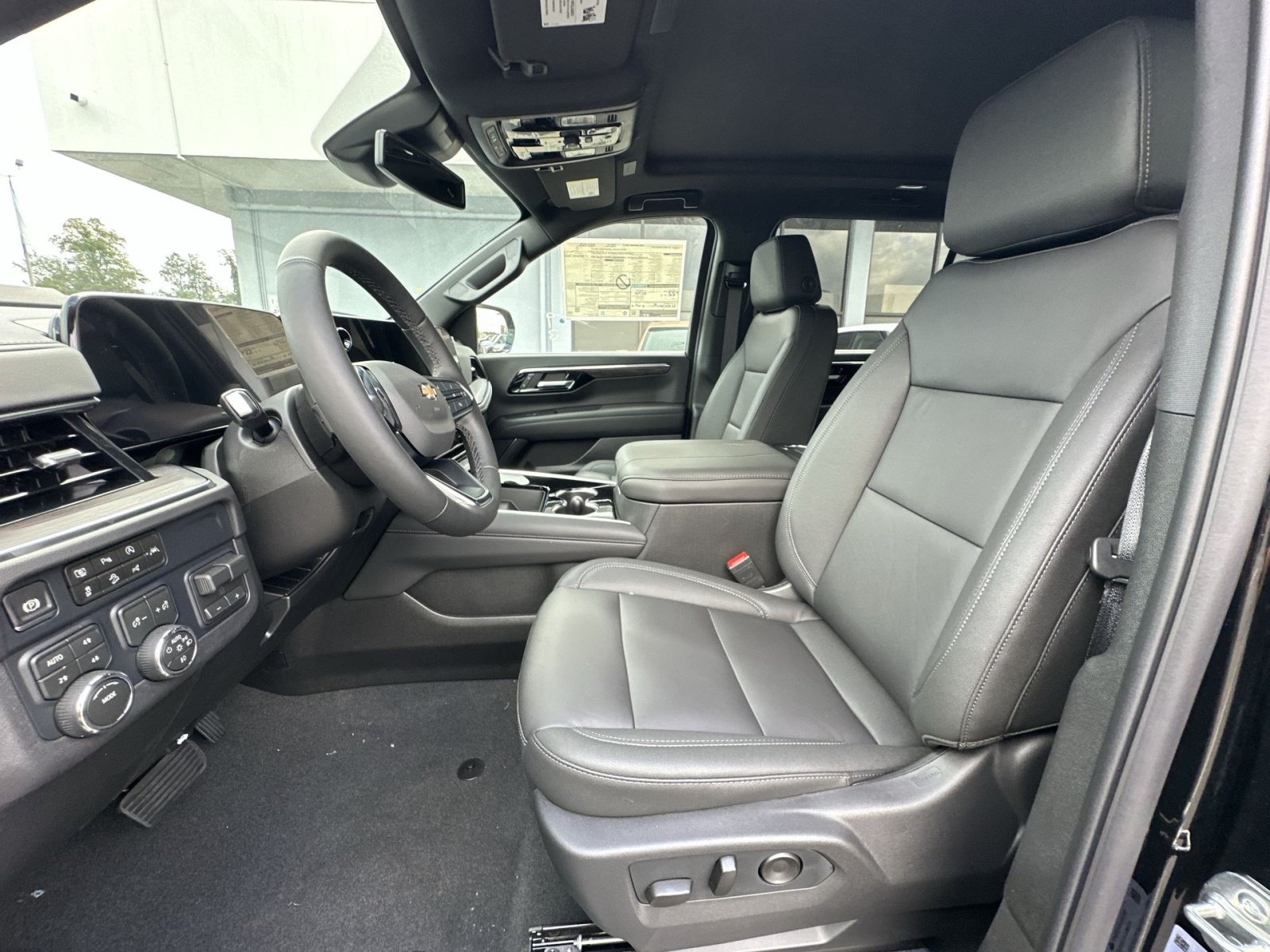 New 2026 Chevrolet Suburban LT w/ Comfort Package AWD/4WD image 13