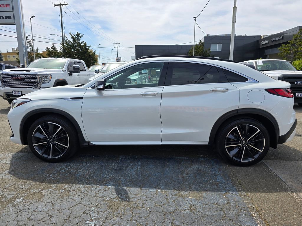 Used 2023 INFINITI QX55 Sensory w/ Lighting Package AWD/4WD image 3