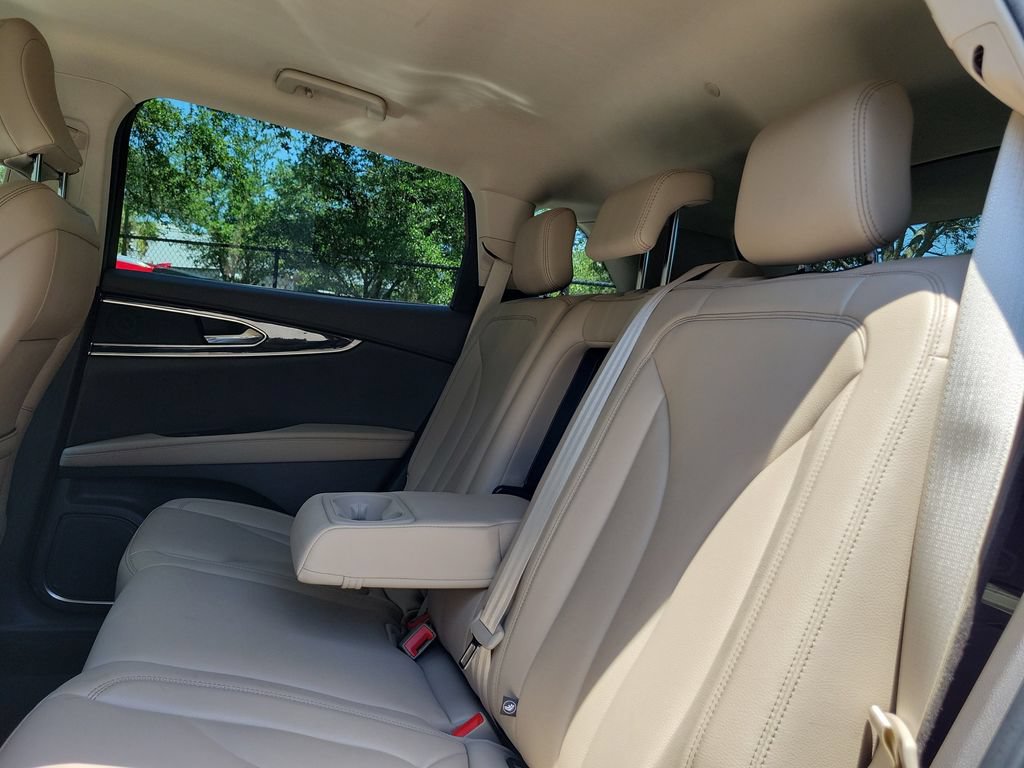 Used 2023 Lincoln Nautilus FWD w/ Premium Package image 11