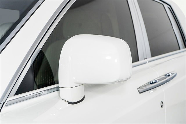 Used 2016 Rolls-Royce Phantom Sedan image 27