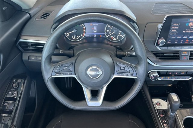 Used 2023 Nissan Altima 2.5 SV image 14