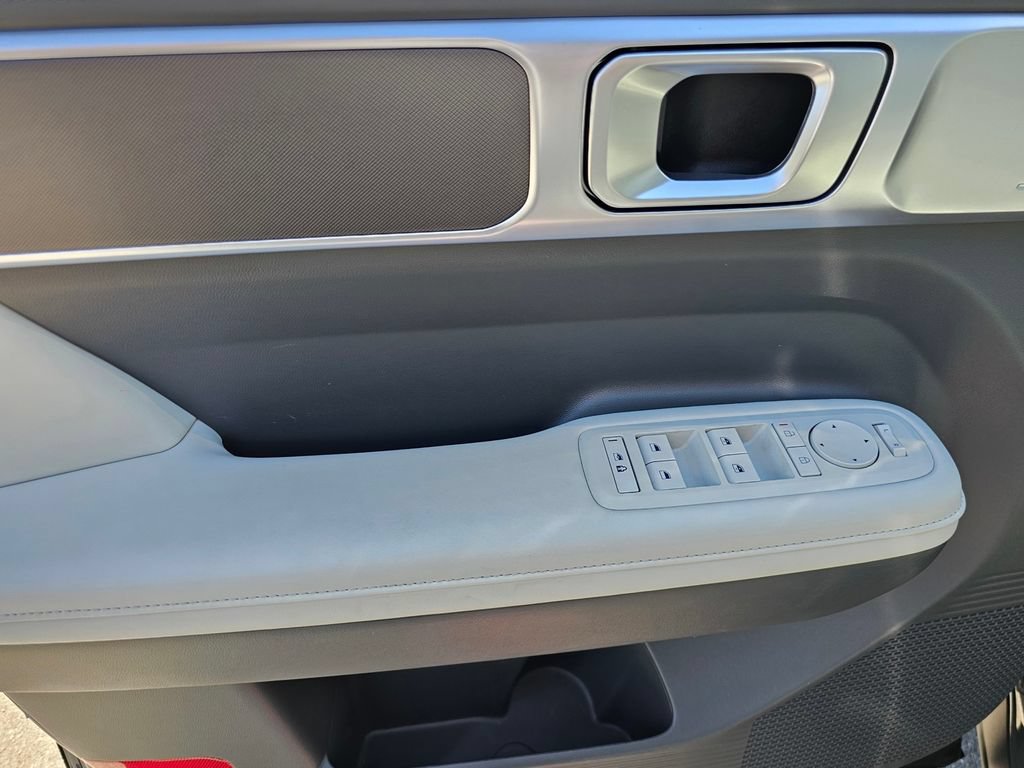 Certified 2025 Hyundai Santa Fe SEL AWD/4WD image 10