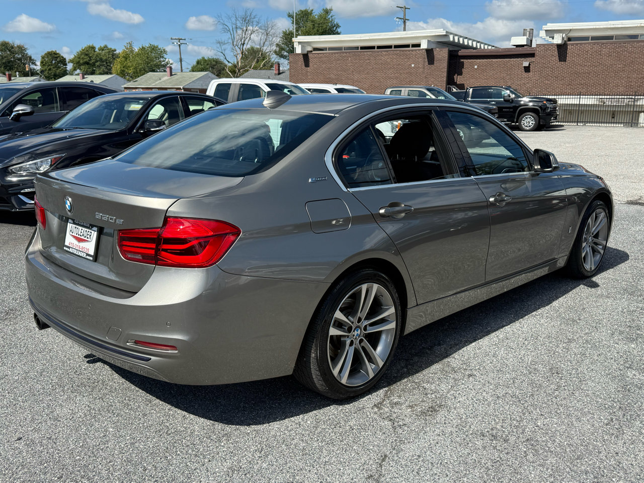 Used 2017 BMW 330e image 14