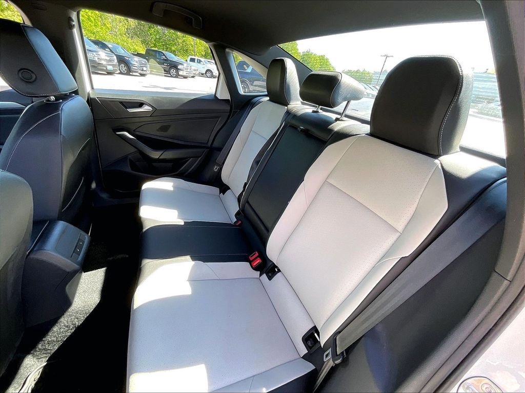 Used 2021 Volkswagen Jetta R-Line FWD image 14
