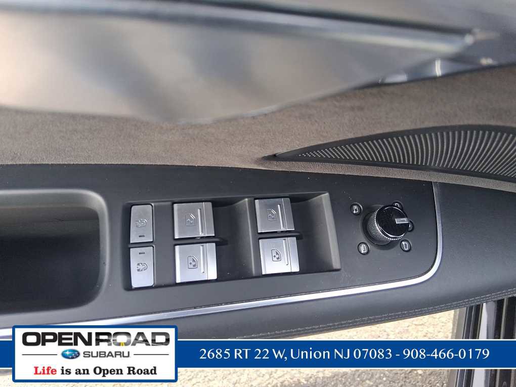 Used 2020 Audi S8 L w/ S8 Executive Package image 16