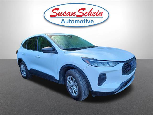Used 2025 Ford Escape Active AWD/4WD image 3