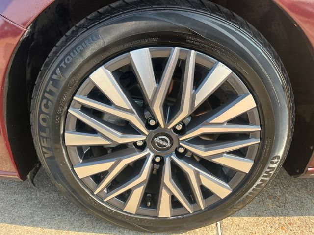 Used 2023 Nissan Altima 2.5 SV FWD image 8