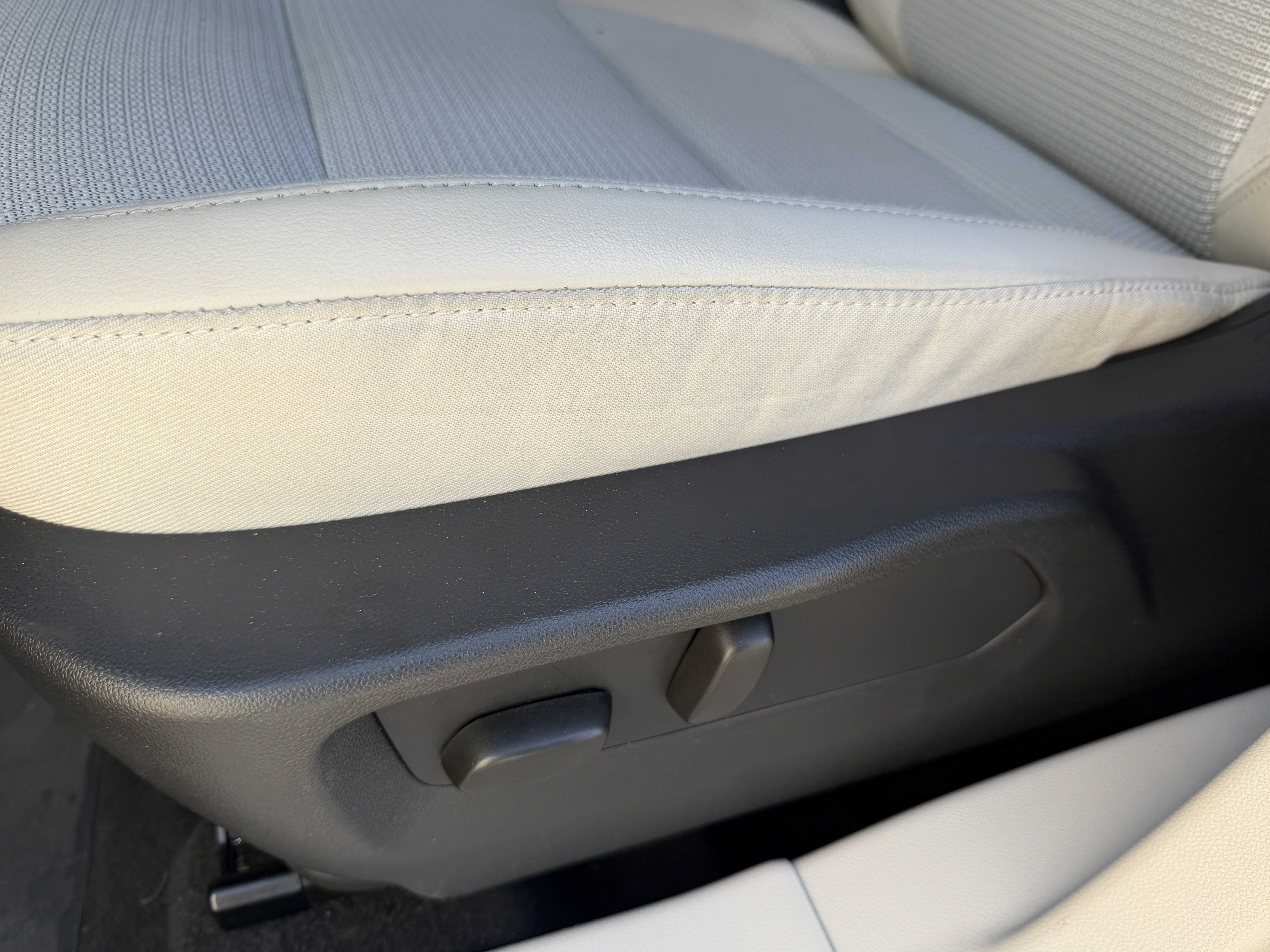 Used 2023 Buick Envision Preferred image 13