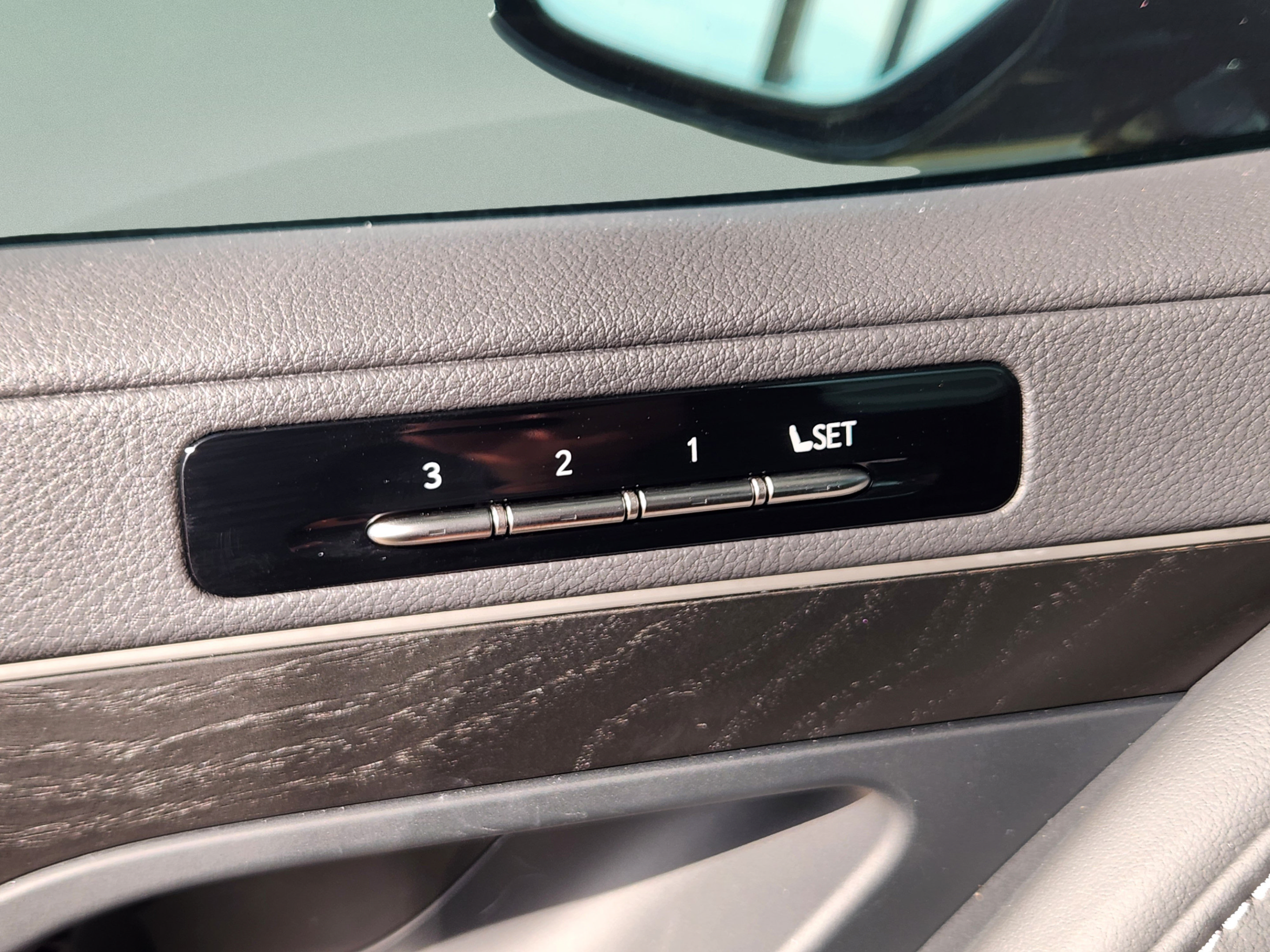 New 2026 Lexus LX 600 4WD w/ Luxury Package image 18