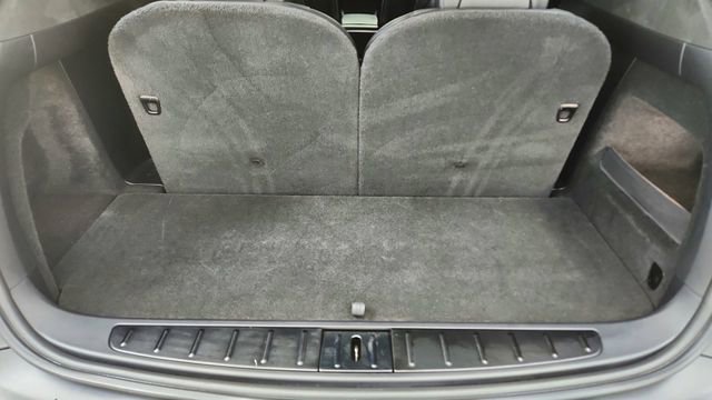 Used 2022 Tesla Model X image 15