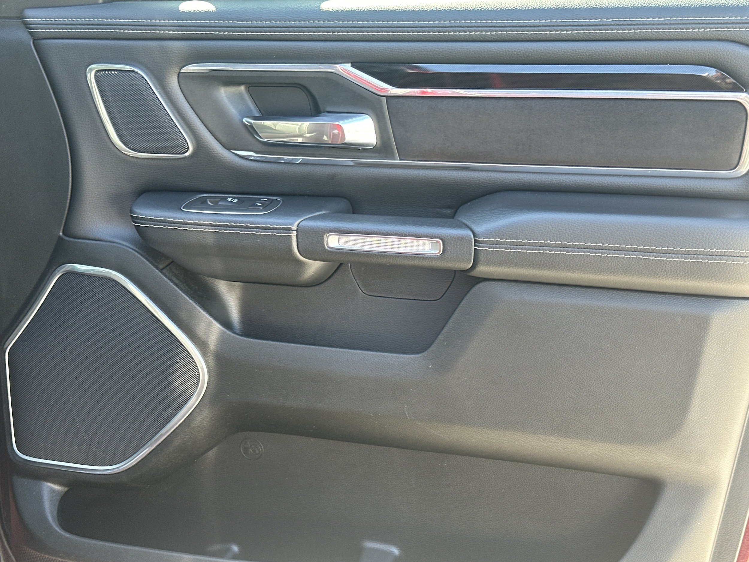 Used 2022 RAM 1500 Laramie RWD image 14