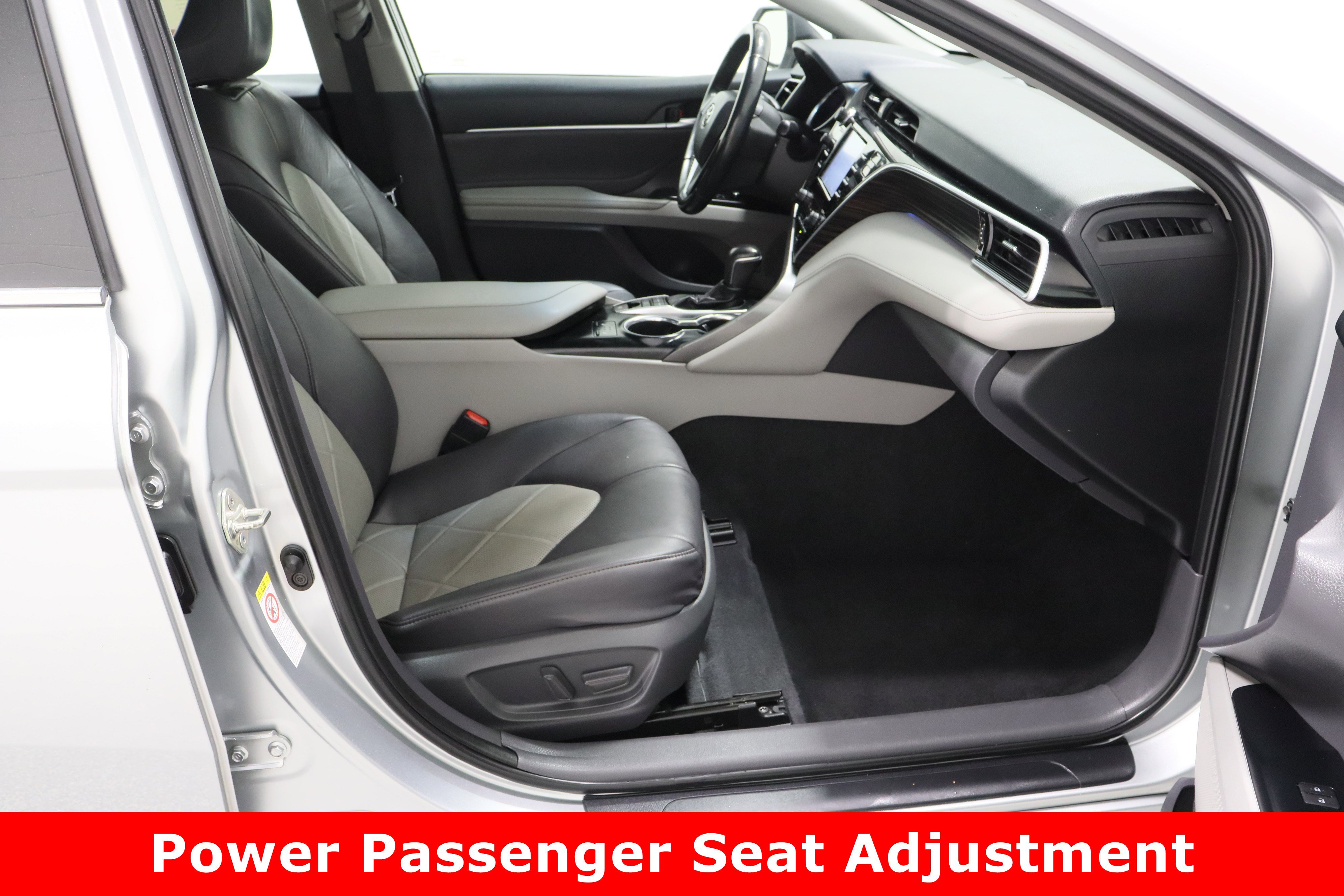 Certified 2018 Toyota Camry XLE image 38