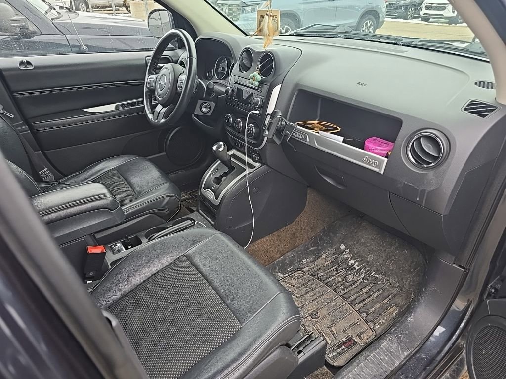 Used 2014 Jeep Compass Latitude image 15