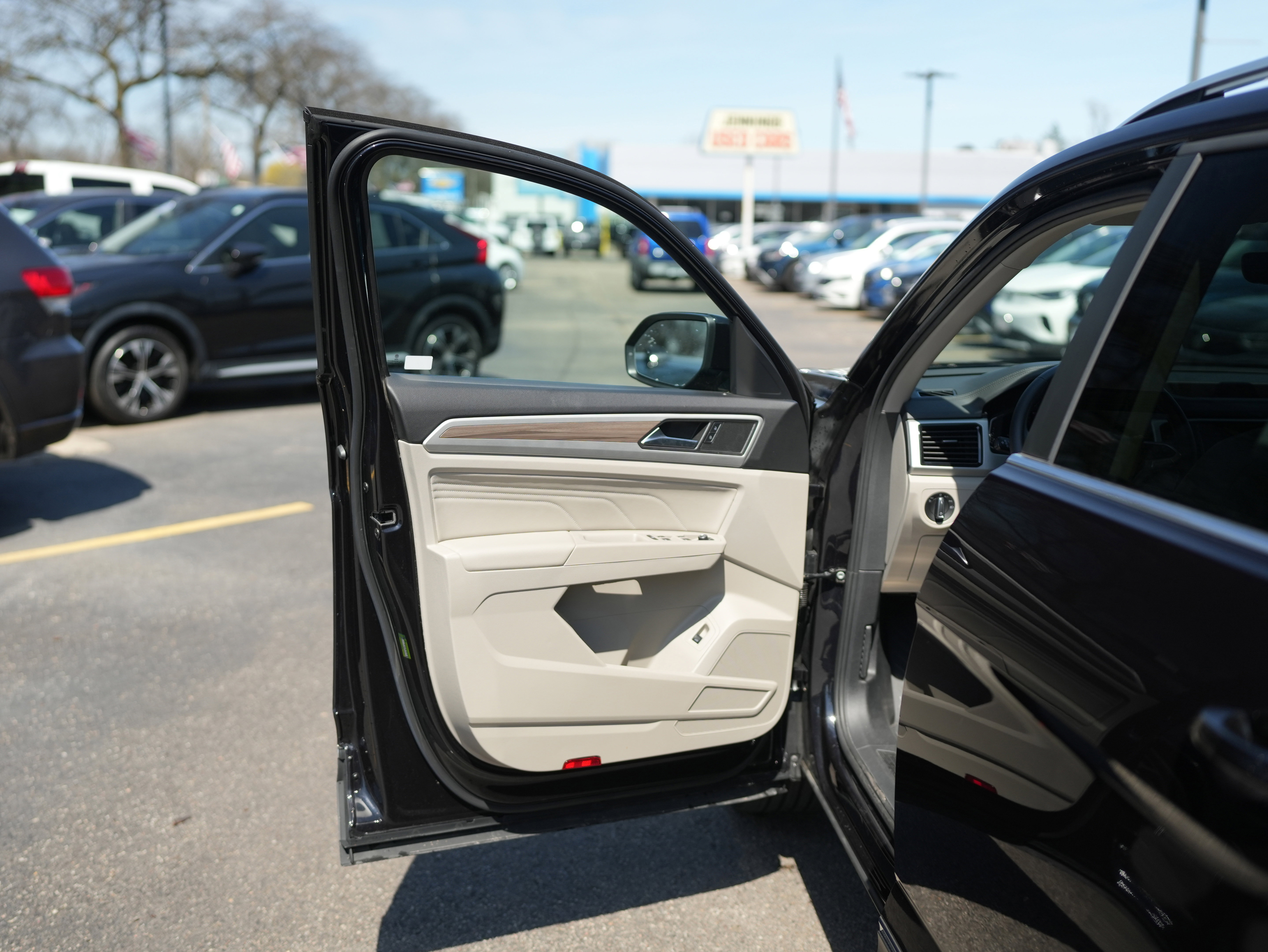 Used 2023 Volkswagen Atlas SEL image 26