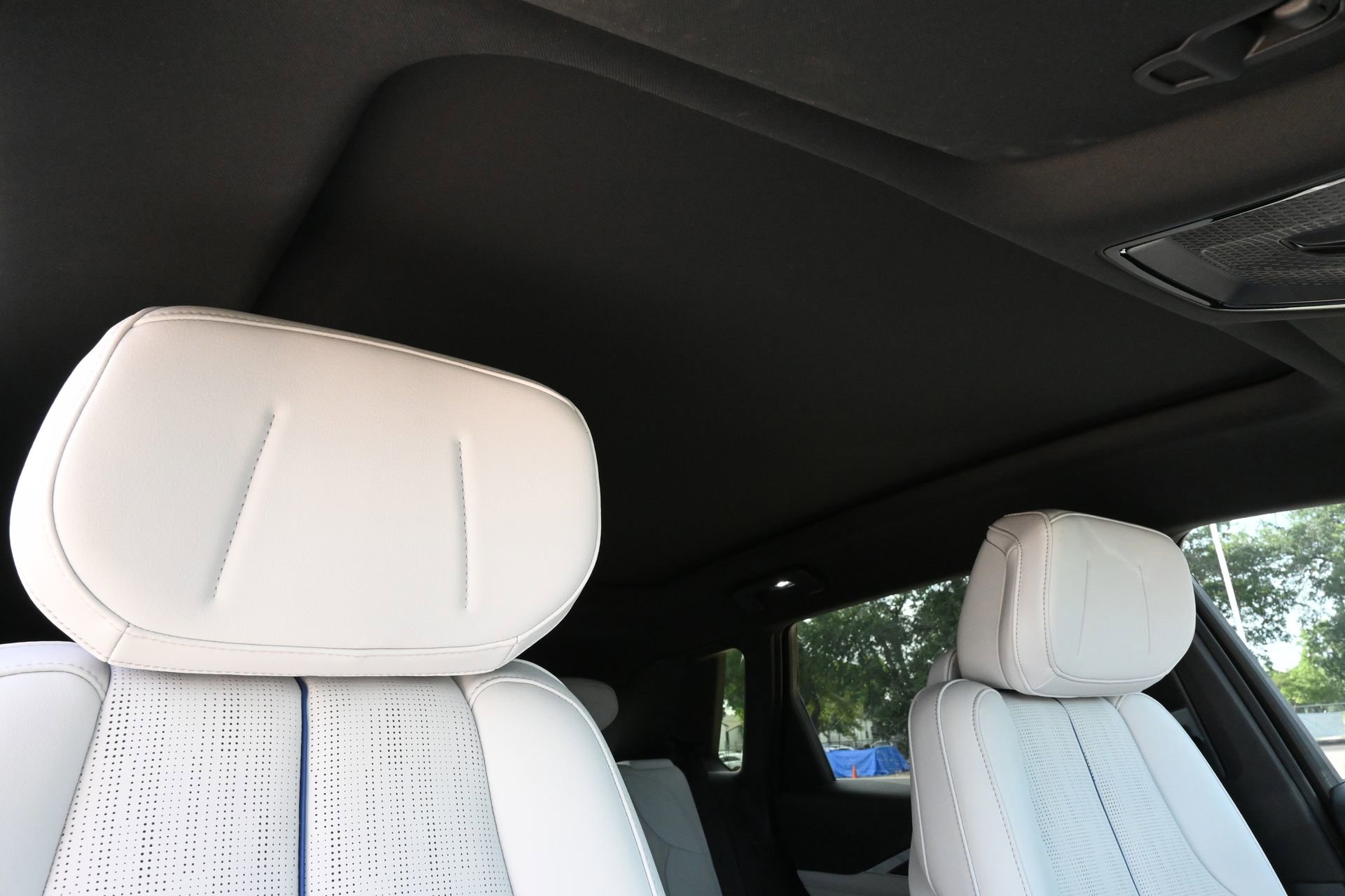 Used 2024 Cadillac Lyriq Luxury RWD image 27