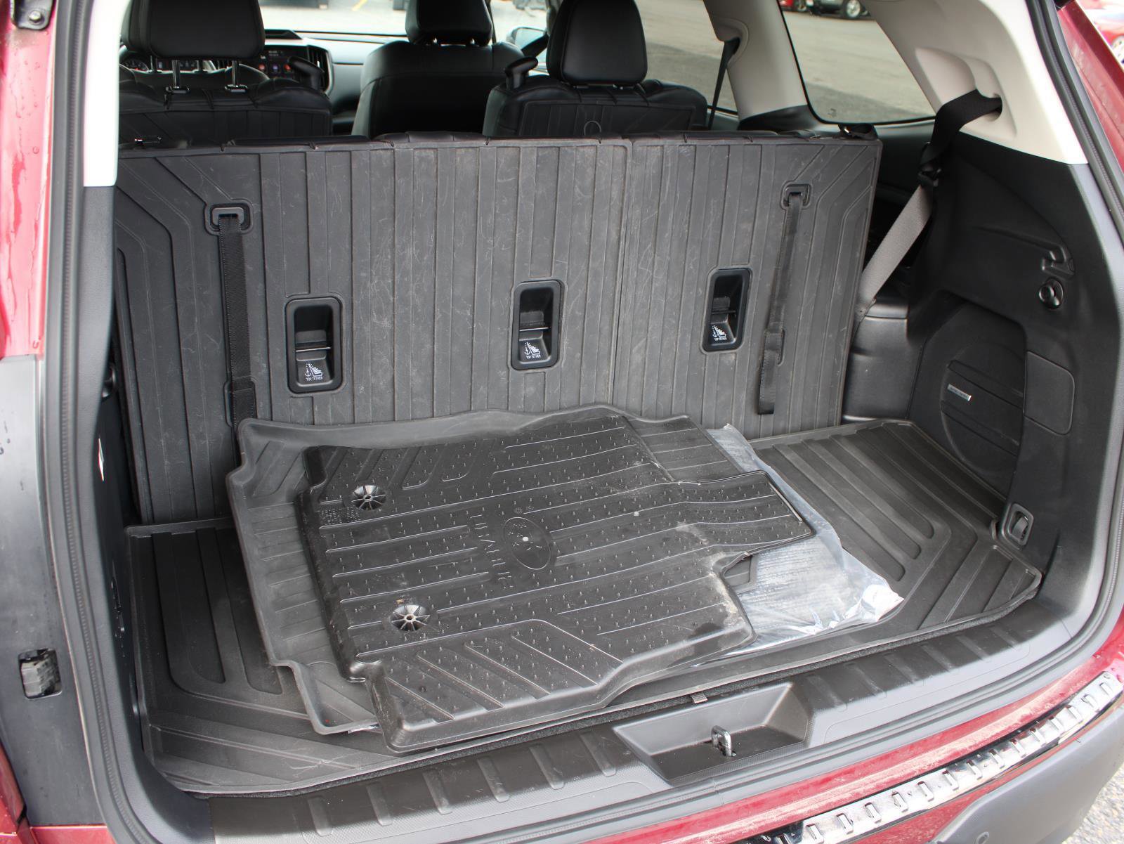 Used 2025 Subaru Ascent Bronze Edition image 8