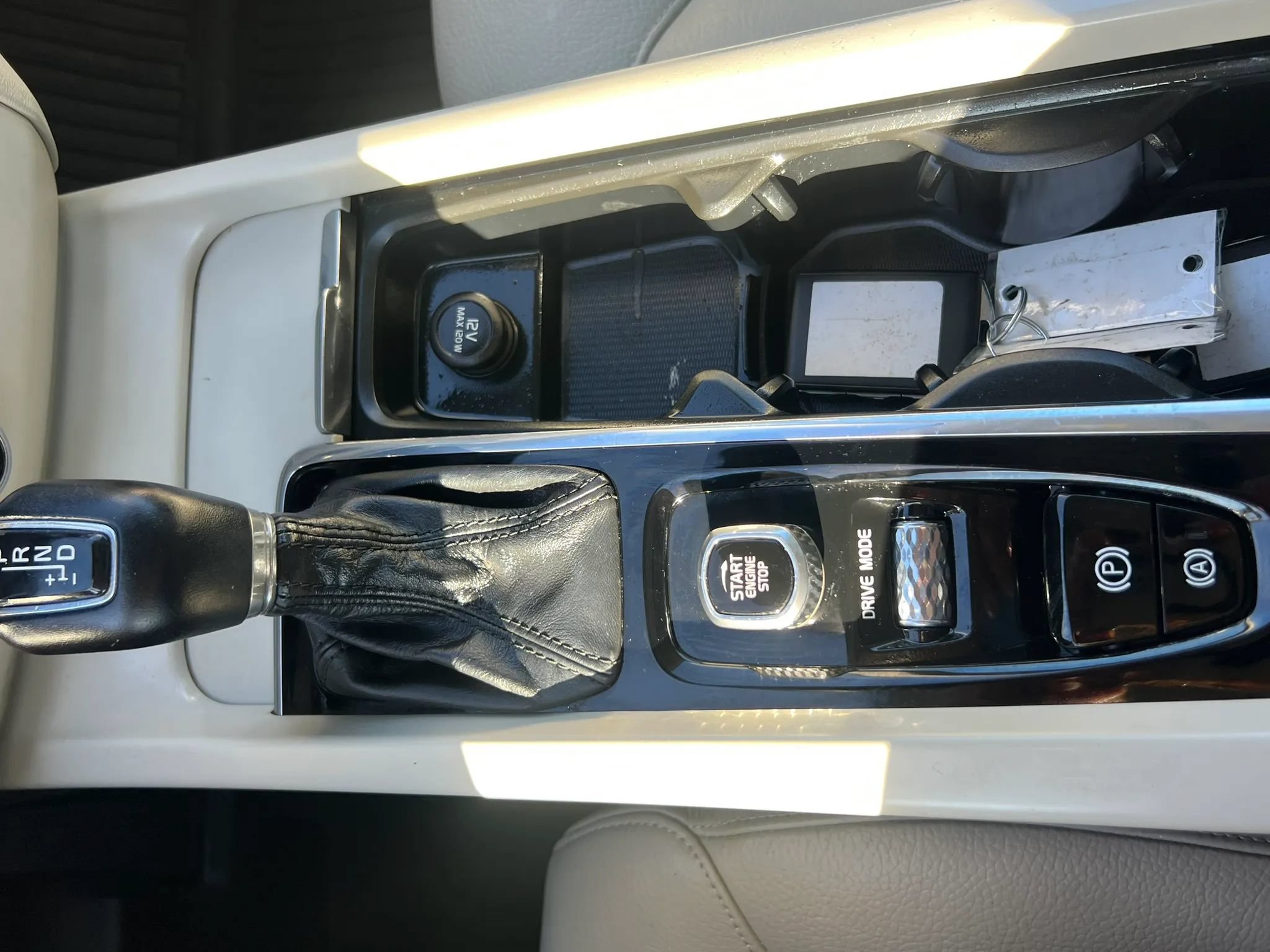 Used 2019 Volvo XC60 T5 Momentum w/ Premium Package AWD/4WD image 25
