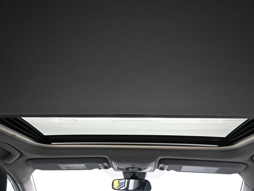 Used 2018 Toyota RAV4 XLE w/ Plus Extra Value Package image 38