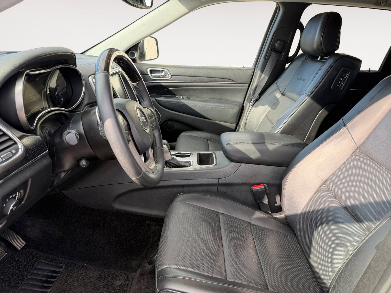 Used 2017 Jeep Grand Cherokee Summit w/ Platinum Series Group image 9