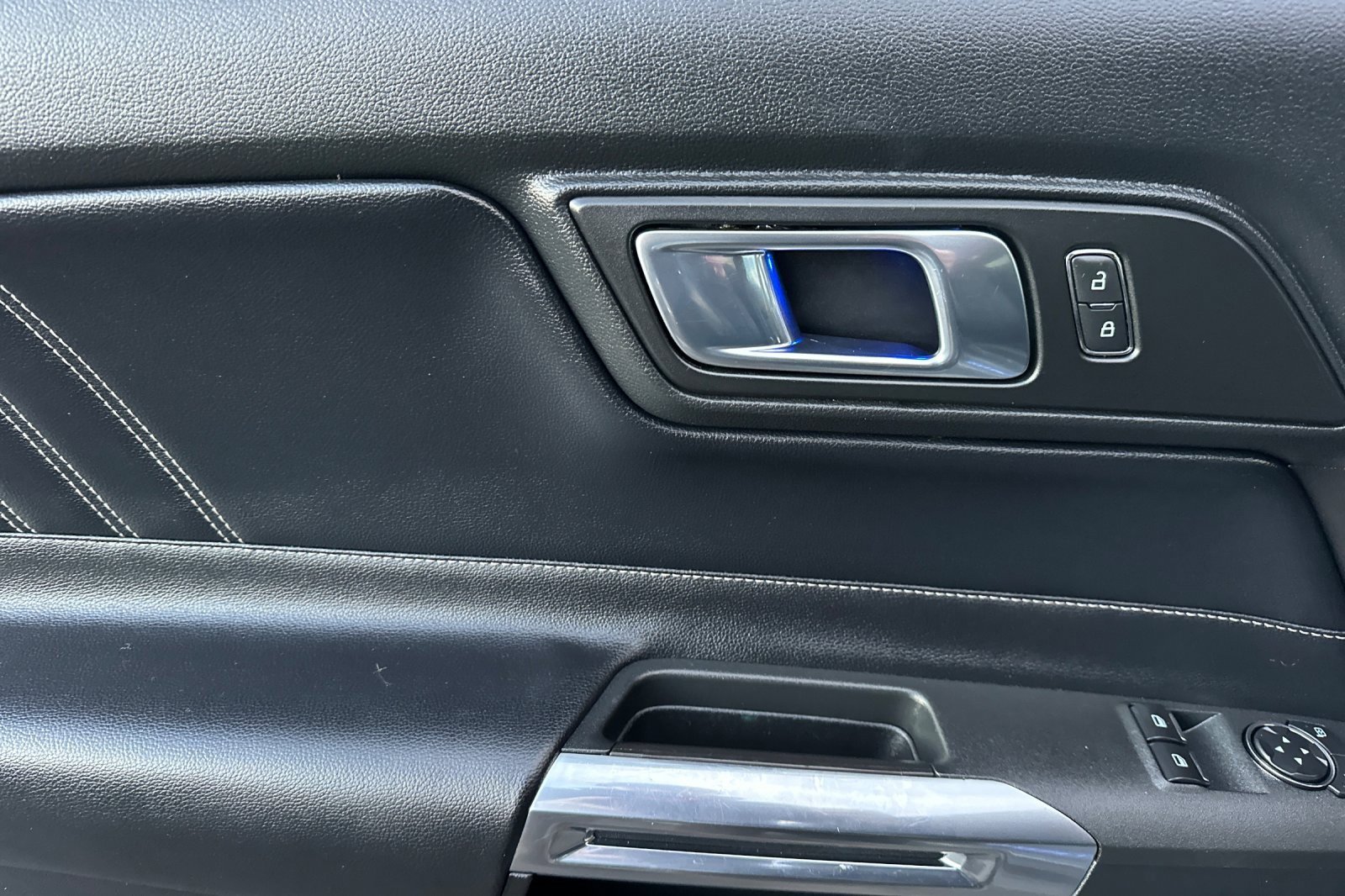 Used 2021 Ford Mustang Premium image 10