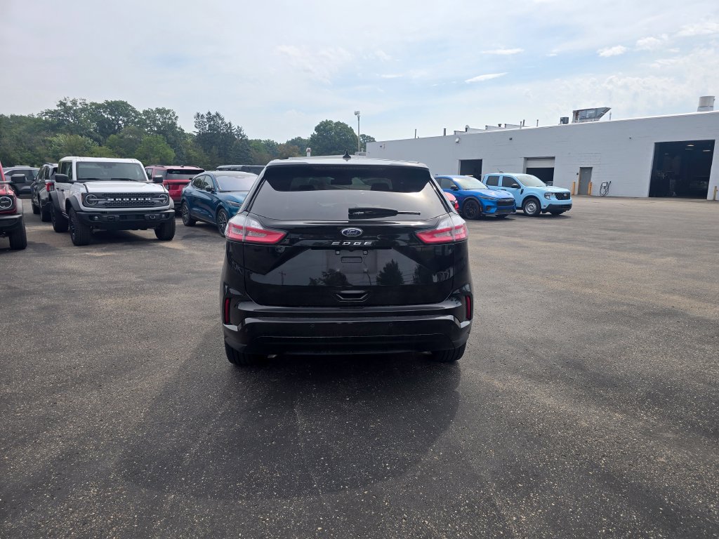 Certified 2023 Ford Edge ST-Line AWD/4WD image 4