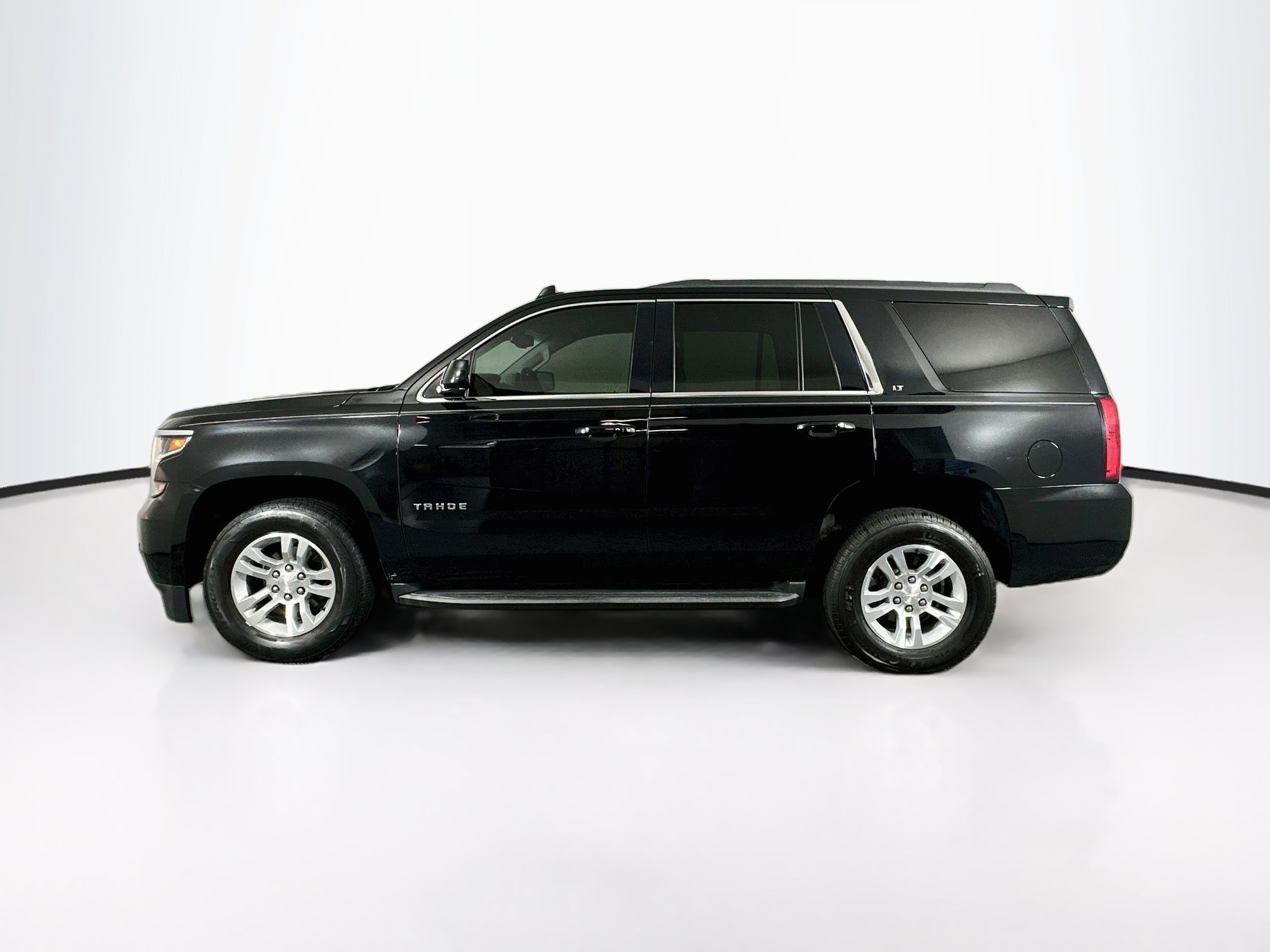 Used 2019 Chevrolet Tahoe LT AWD/4WD image 4