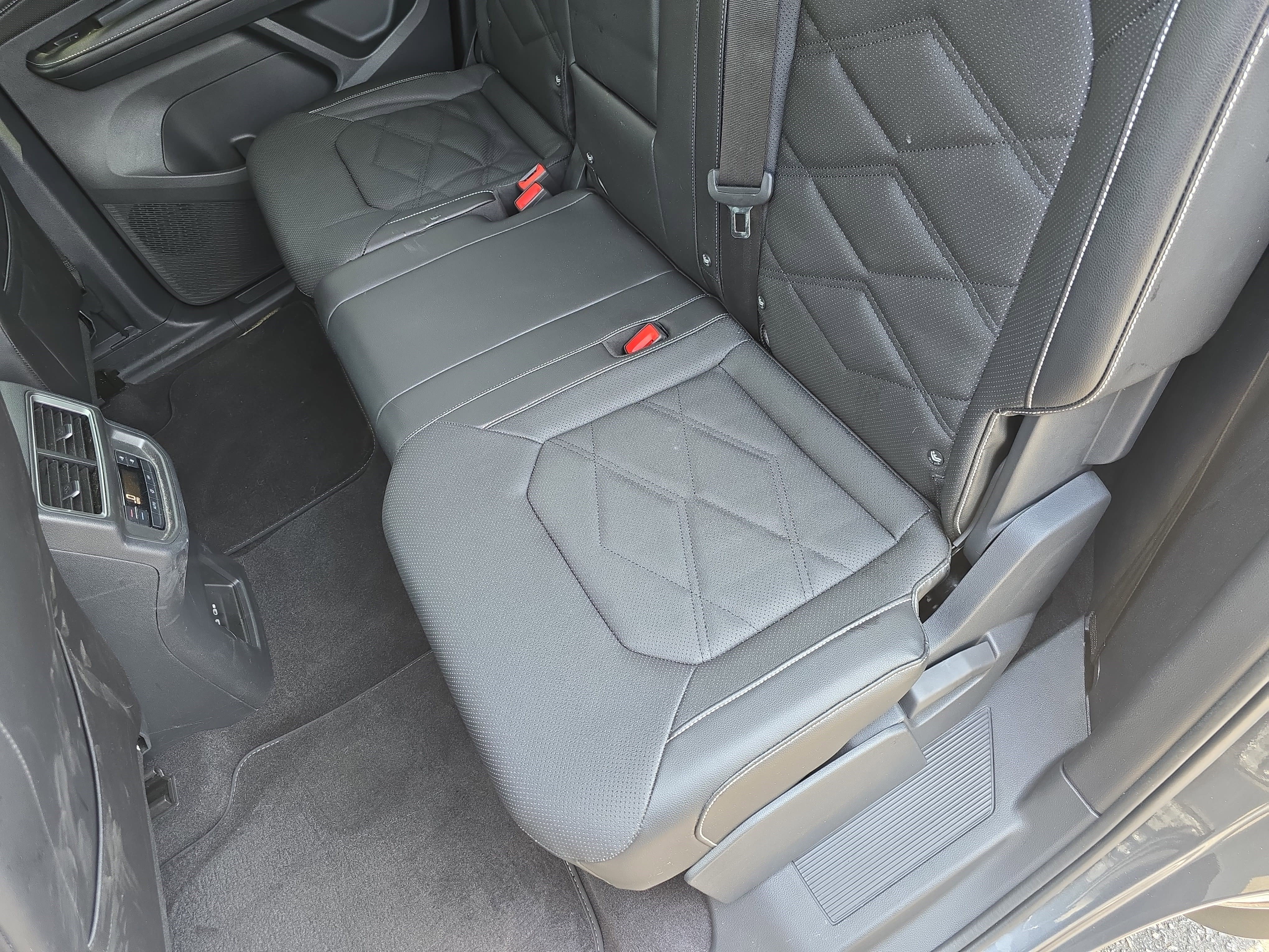 Used 2024 Volkswagen Atlas SE image 15