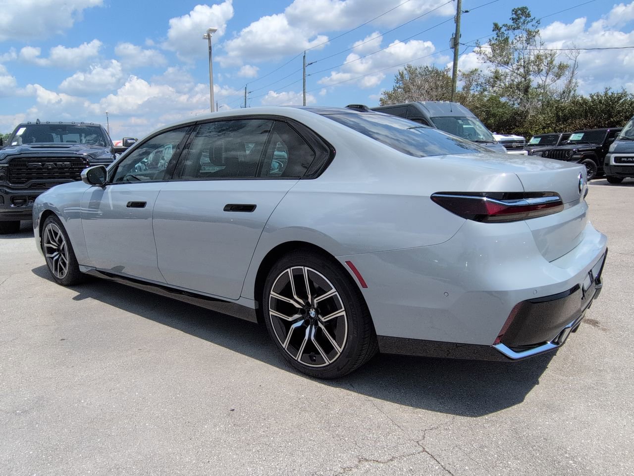 Used 2025 BMW 740i RWD image 7