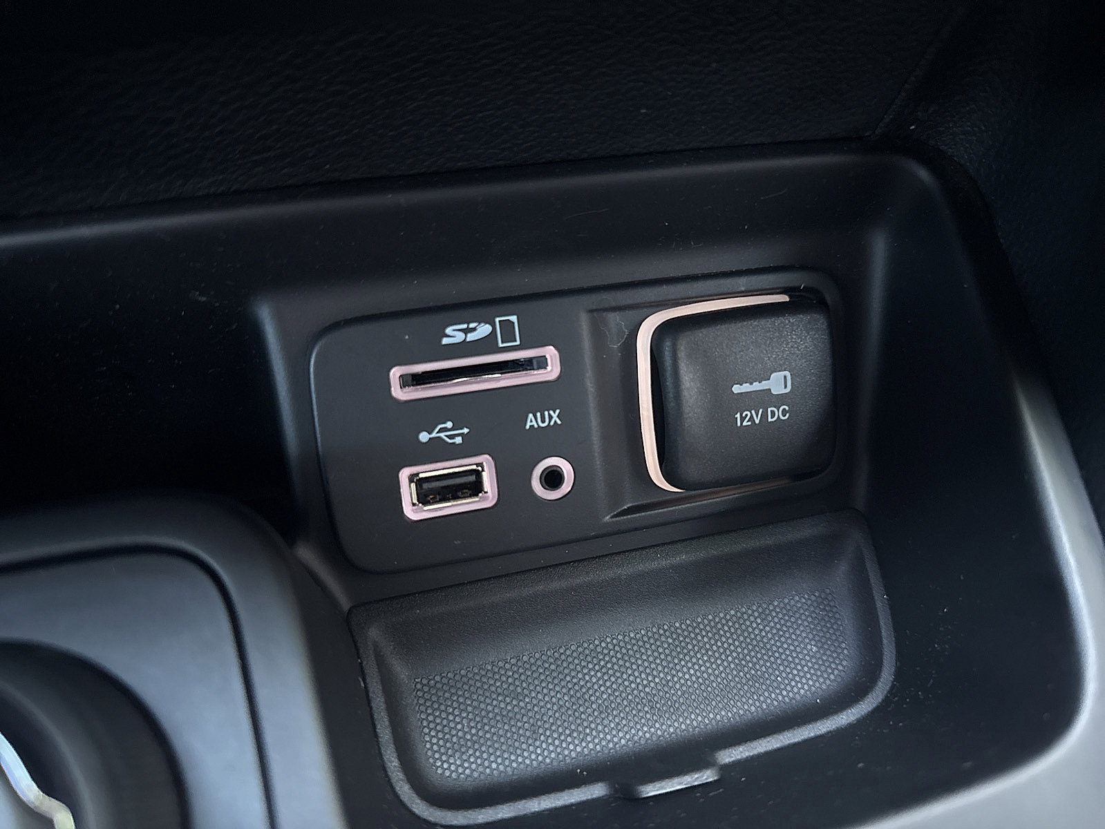 Used 2016 Jeep Cherokee Sport image 56