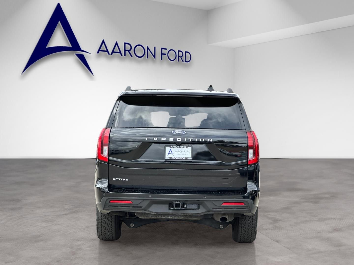 Used 2025 Ford Expedition Active AWD/4WD image 5