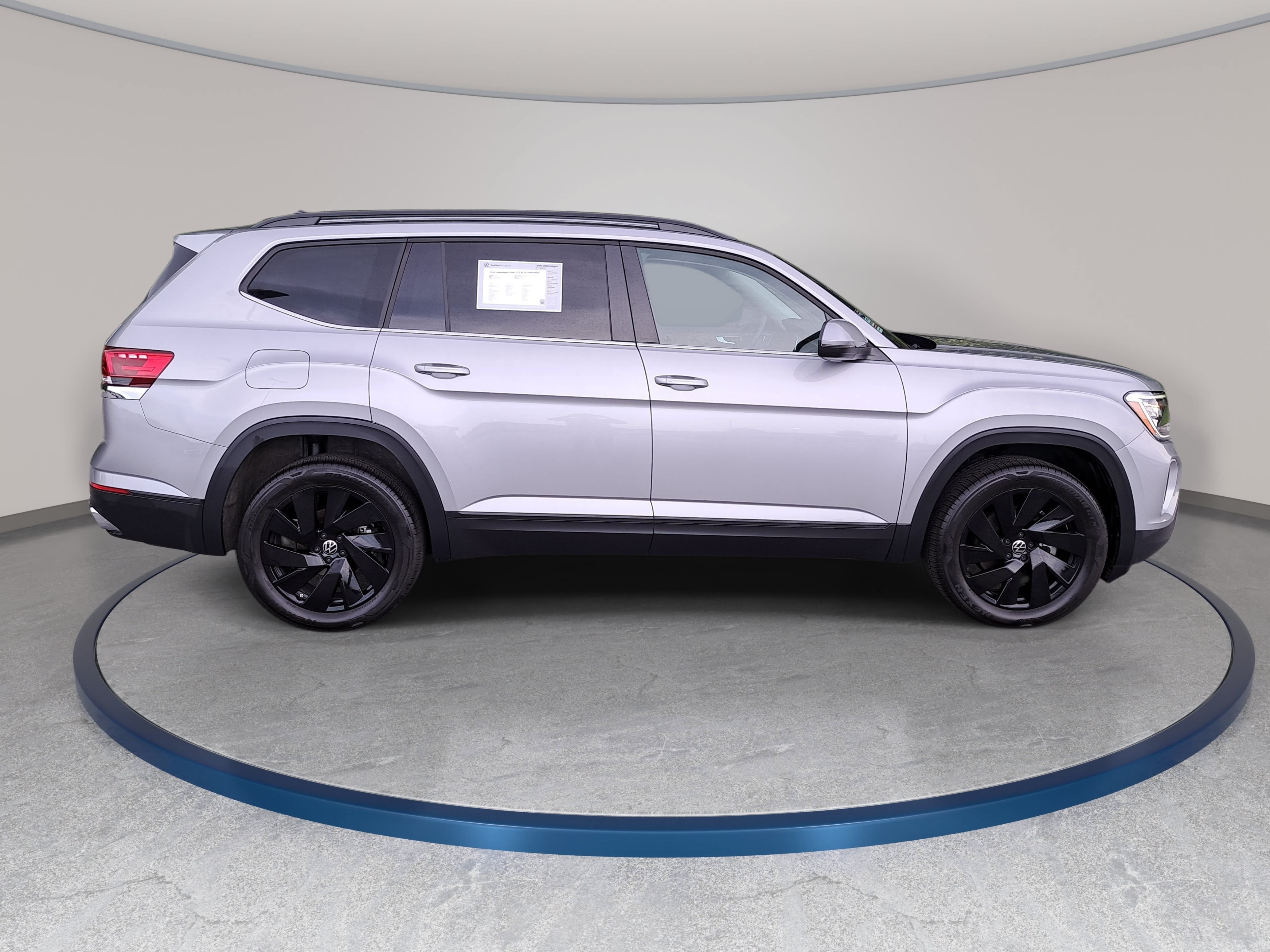 Certified 2026 Volkswagen Atlas SE w/ Black Wheel Package FWD image 4