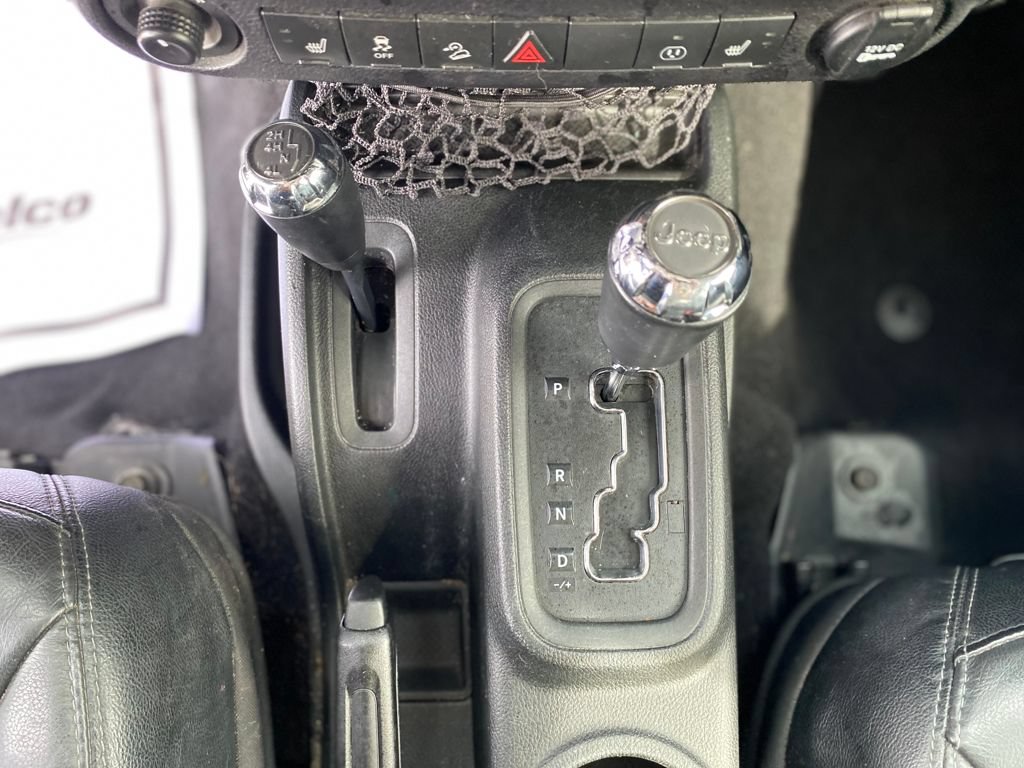 Used 2018 Jeep Wrangler Unlimited Sahara AWD/4WD image 24