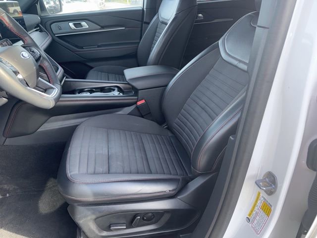 Used 2025 Ford Explorer ST-Line RWD image 9