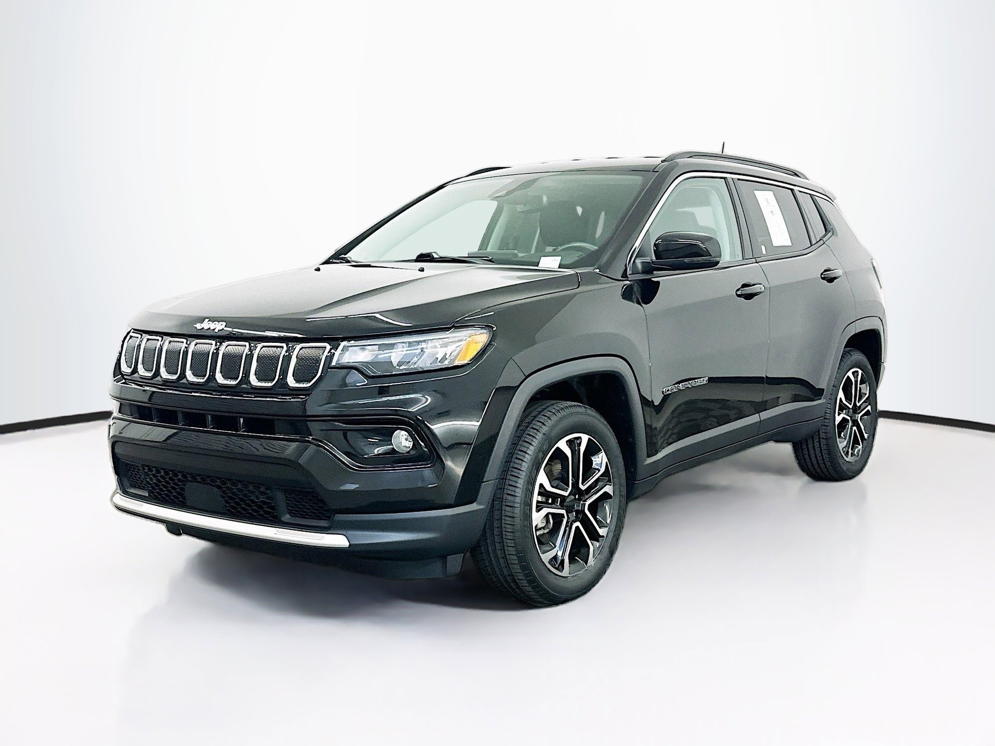 Used 2022 Jeep Compass Limited image 3