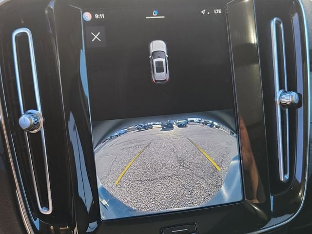Certified 2023 Volvo XC40 B5 Plus w/ Driver Assist Package AWD/4WD image 23