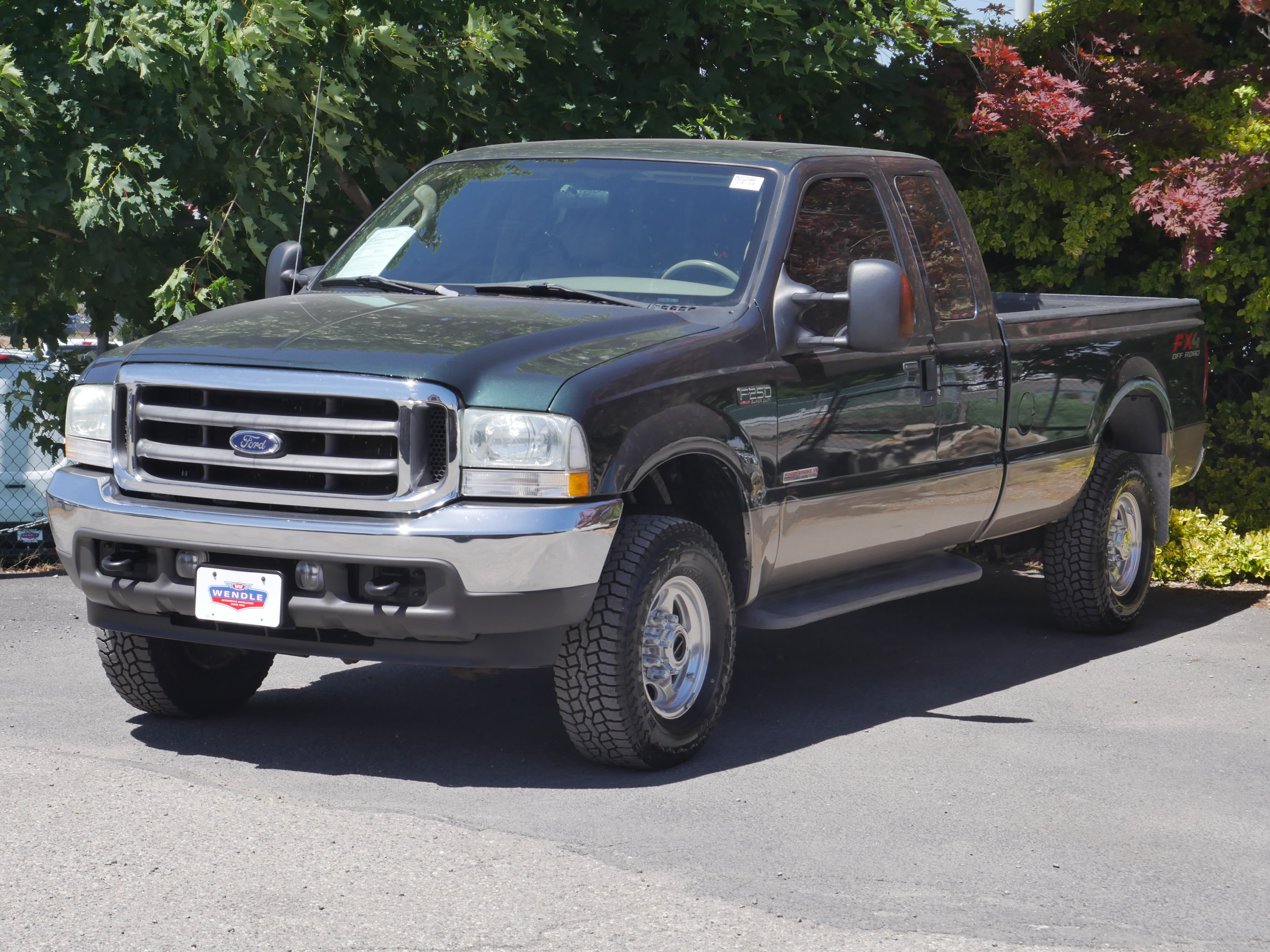 Used 2004 Ford F250 Lariat AWD/4WD image 2