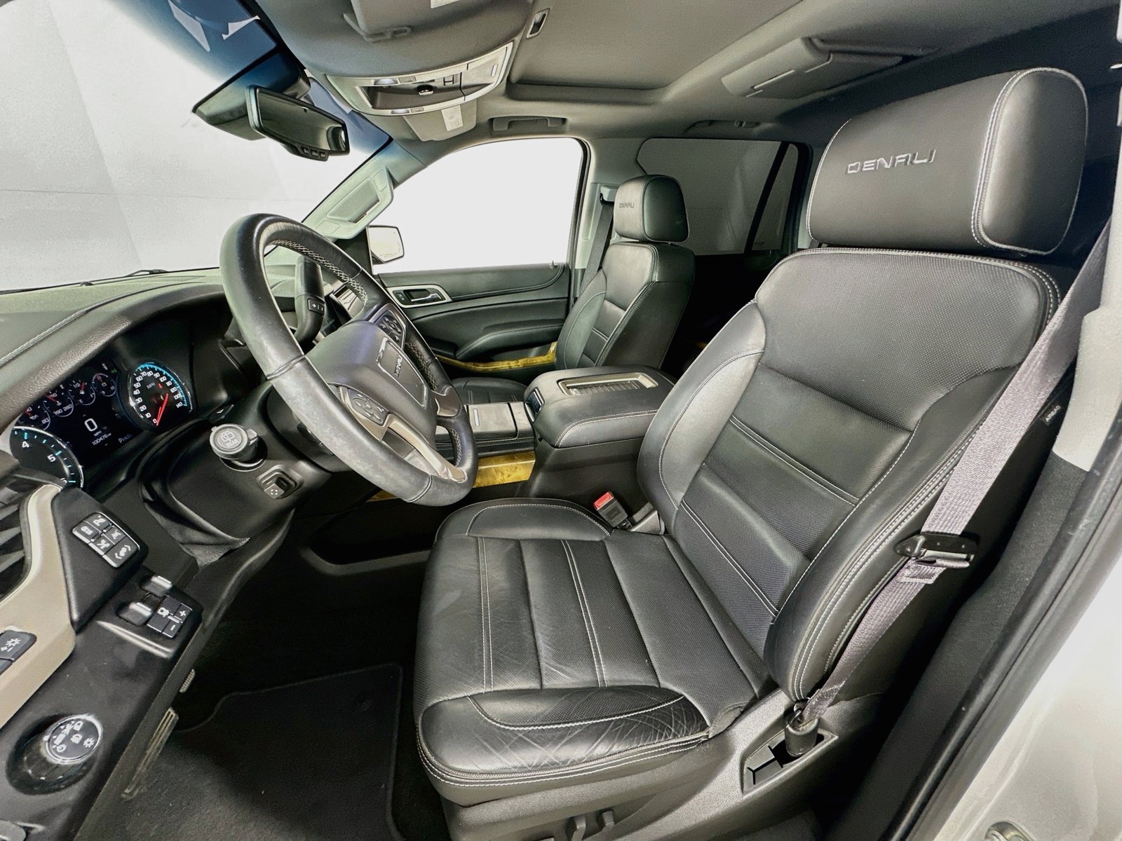 Used 2017 GMC Yukon Denali w/ Open Road Package RWD image 22